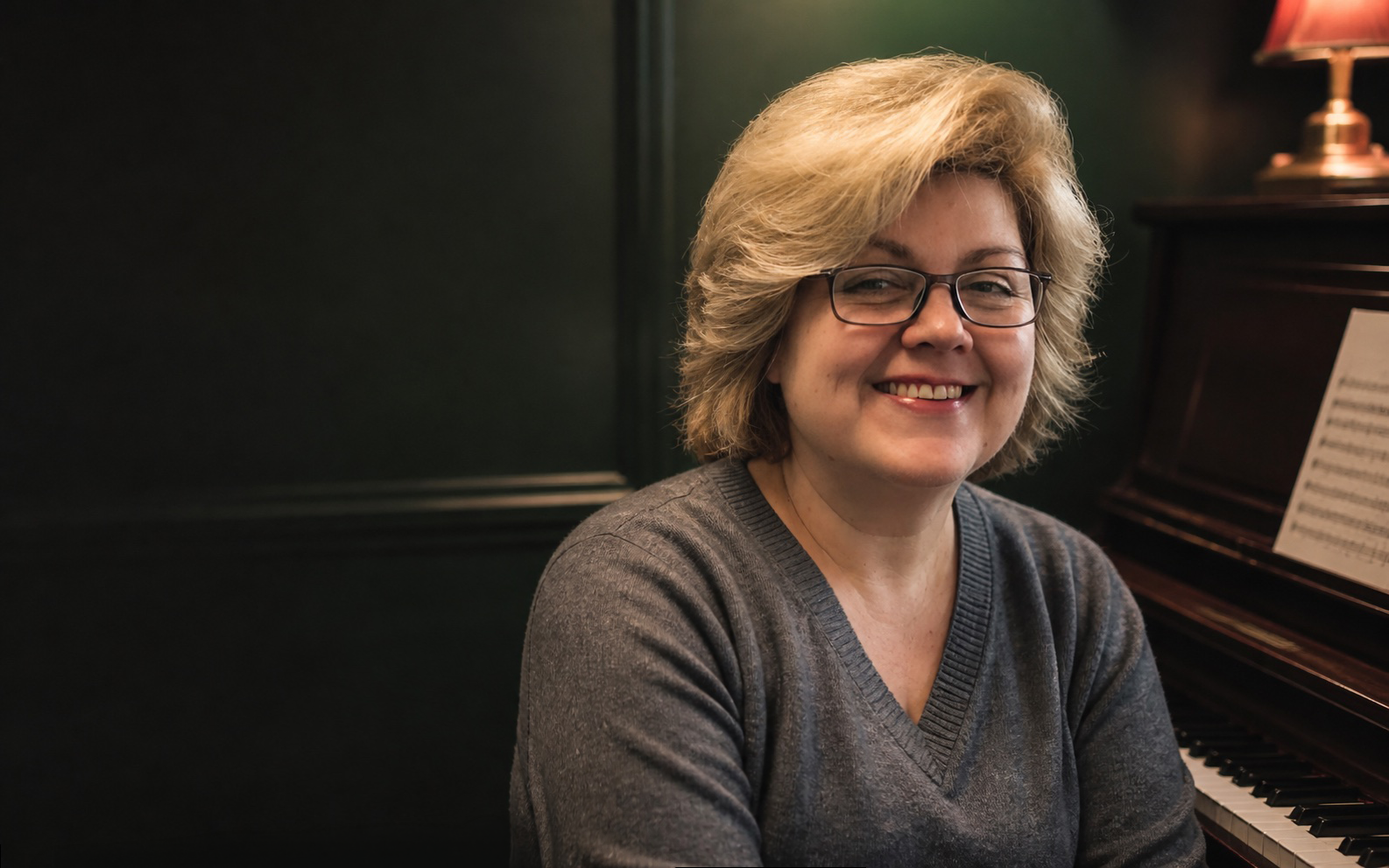 Jana Hawel am Klavier